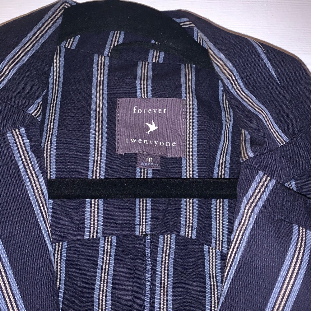 Blazer - Picture 2 of 2